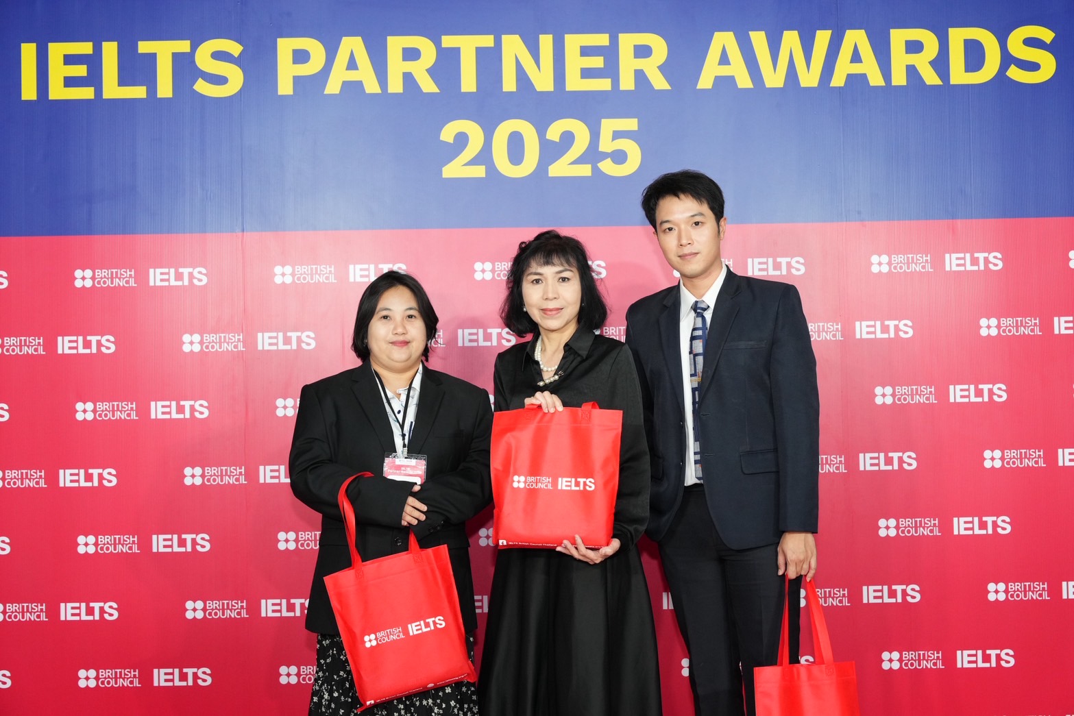 ศูนย์สอบ ACSP International Standards Testing Centre (ISTC) โรงเรียนอัสสัมชัญสมุทรปราการ เข้ารับรางวัล IELTS Partner Excellence Awards 2025 จากสถาบัน British Council, Thailand