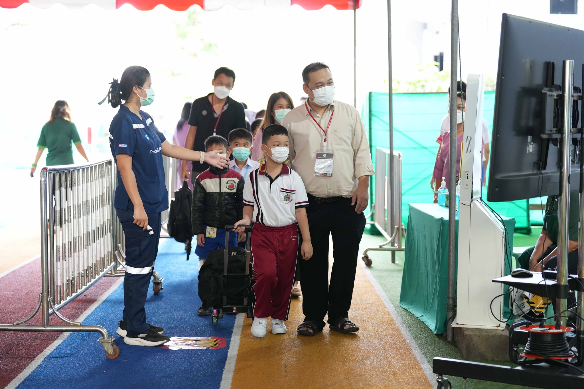 บรรยากาศการของโรงเรียนอัสสัมชัญสมุทรปราการ หลังจากที่ทางโรงเรียนประกาศใช้มาตรการในการป้องกันการแพร่ระบาดของโรคไวรัส โควิด-19