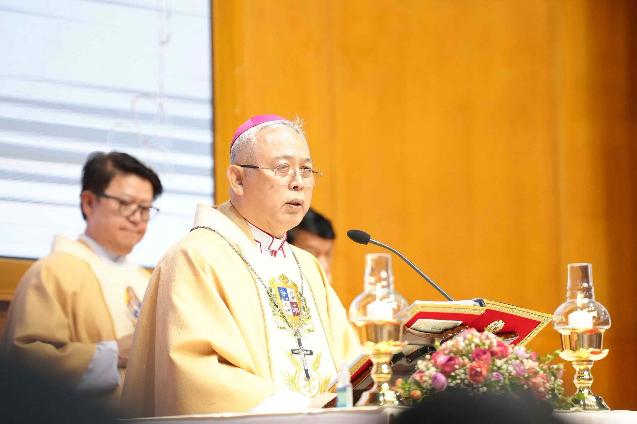 โรงเรียนอัสสัมชัญสมุทรปราการ จัดพิธีบูชาขอบพระคุณวันสถาปนาโรงเรียน ครบรอบ 47 ปี  และพิธีเสกและเจิมลิฟท์แก้ว  ณ อาคารเซนต์คาเบรียล