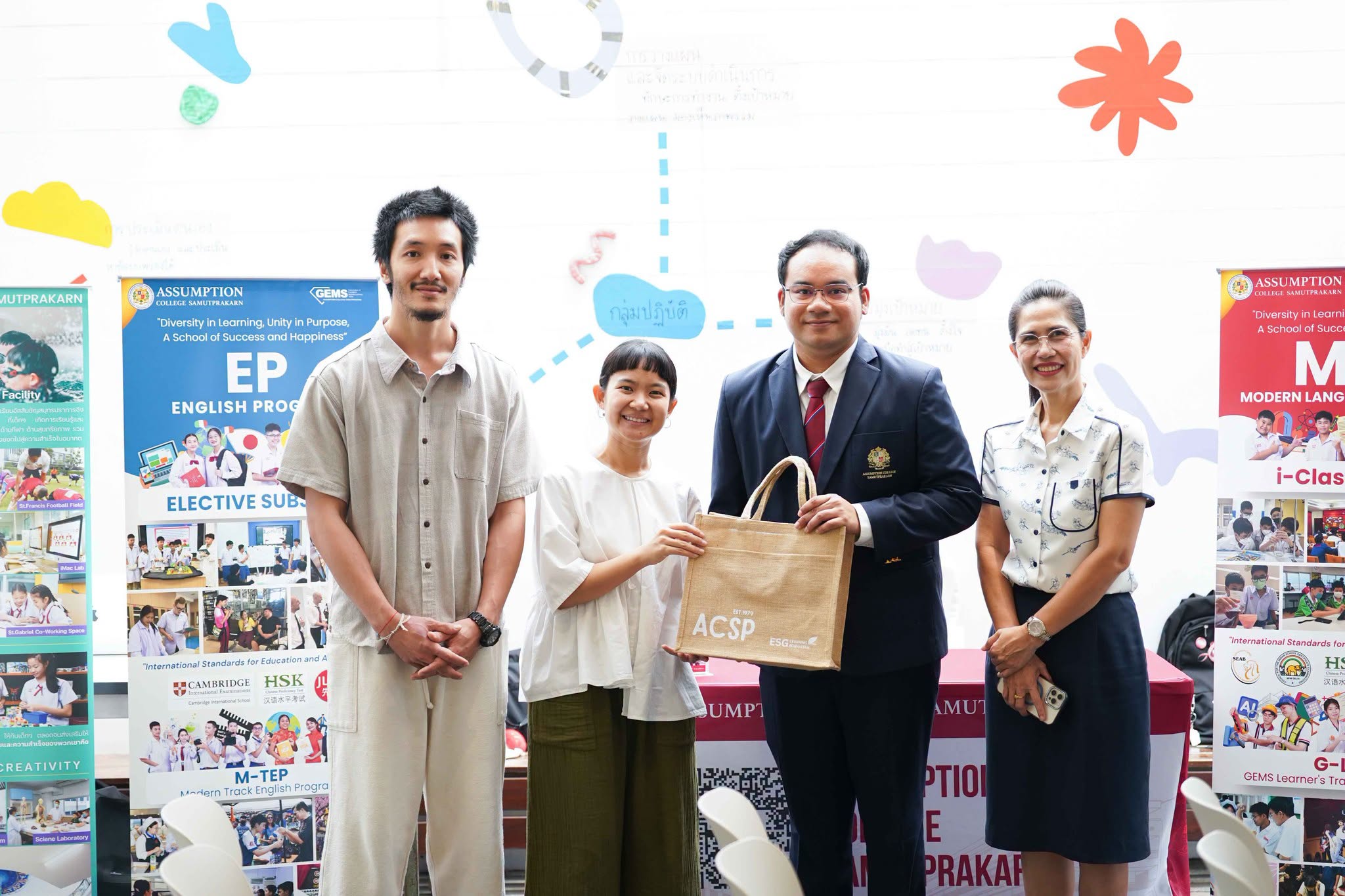 งานประชาสัมพันธ์ ฝ่ายธุรการ ร่วมกับ ฝ่ายวิชาการ แผนก MLP และ EP เข้าร่วมงาน ก้าวต่อไป ของพี่ อ.3 ณ โรงเรียนอนุบาลเทพารักษ์ จ.สมุทรปราการ